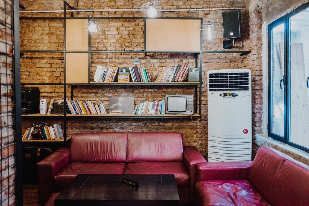 טיראנה Destil Hostel מראה חיצוני תמונה
