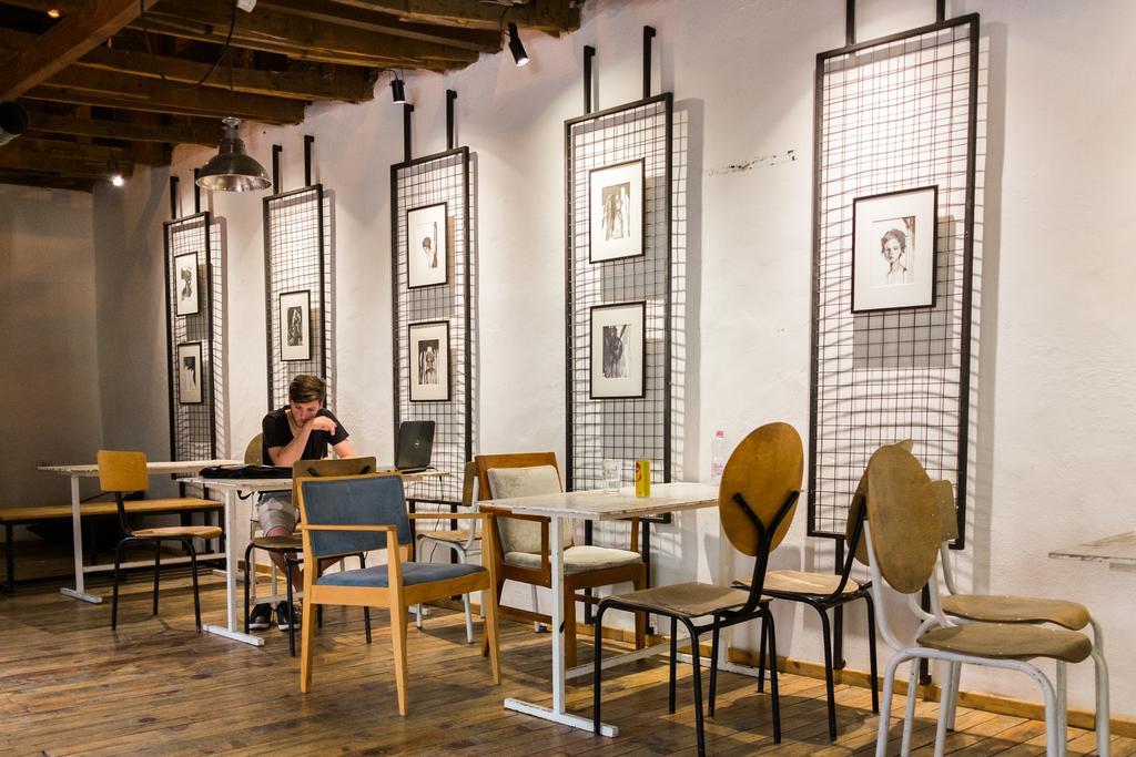 טיראנה Destil Hostel מראה חיצוני תמונה